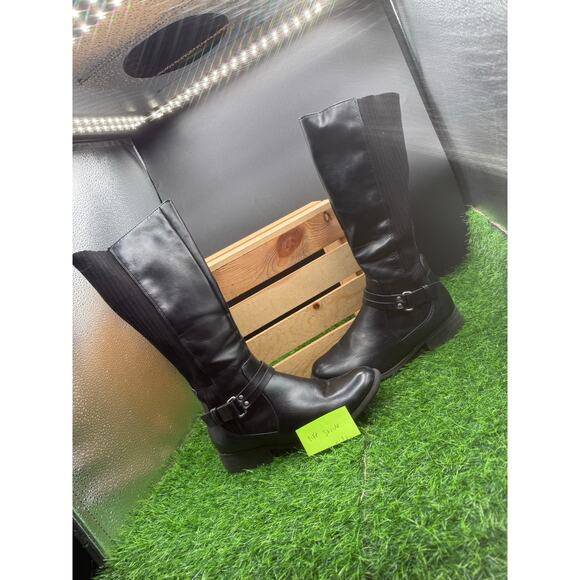 Venus -Black- Suede Platform Booties-Size 8W - Picture 10 of 10